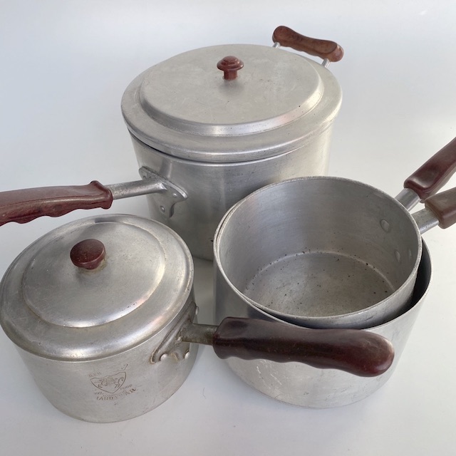 POTS n PANS, Aluminium Saucepan w Broken Bakelite Handle Lid